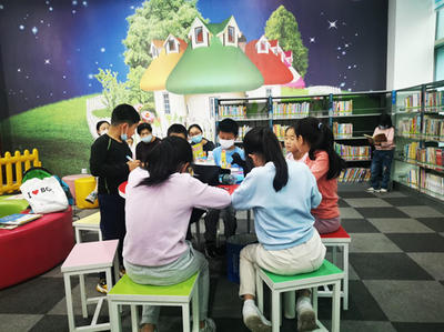 家校聯動，羅租小學社區讀書會點亮石巖 圖書出租